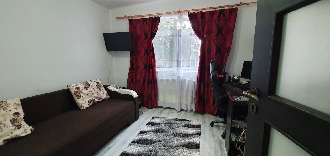 Apartament 4 camere, zona Noua