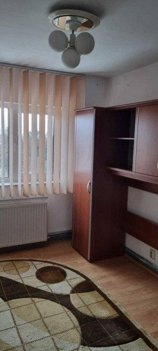 Apartament 4 camere(utilat-mobilat), in zona Triaj