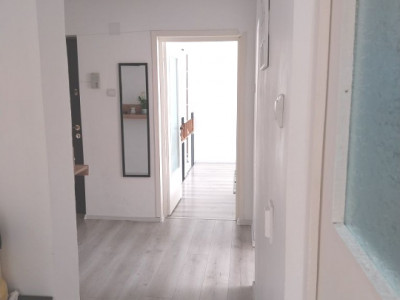 Apartament 3 camere, zona Craiter