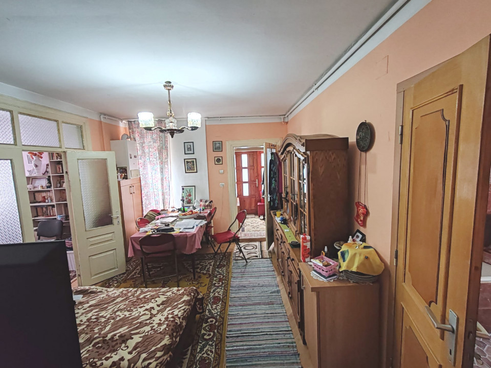 Apartament de Vânzare în Centrul Vechi al Brașovului, Panoramă Superbă 