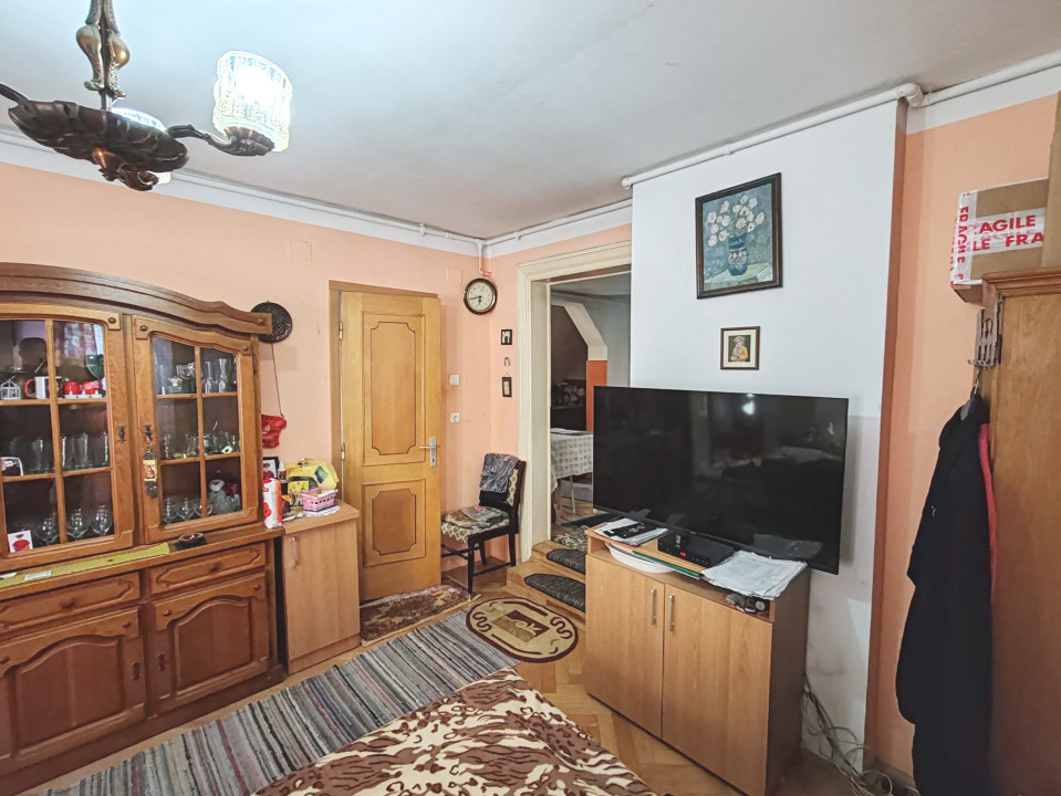 Apartament de Vânzare în Centrul Vechi al Brașovului, Panoramă Superbă 