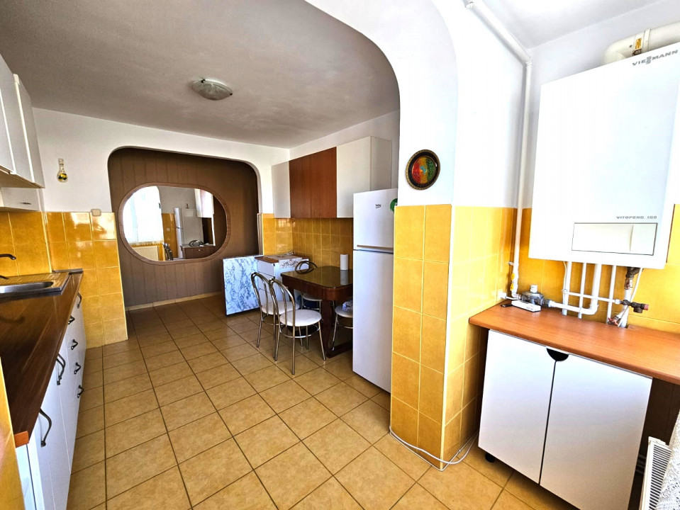 Apartament 3 camere decomandat, Zona  Centrul Civic 