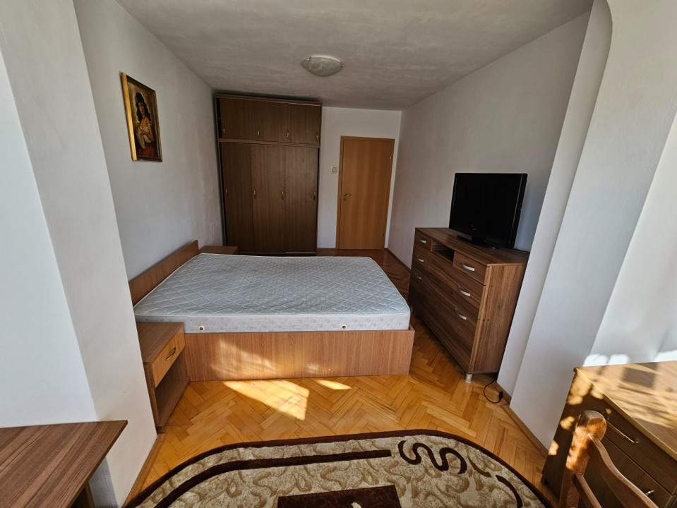 Apartament 3 camere decomandat, Zona  Centrul Civic 