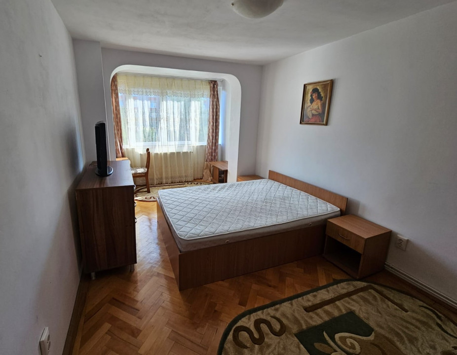 Apartament 3 camere decomandat, Zona  Centrul Civic 