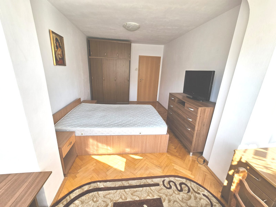 Apartament 3 camere decomandat, Zona  Centrul Civic 