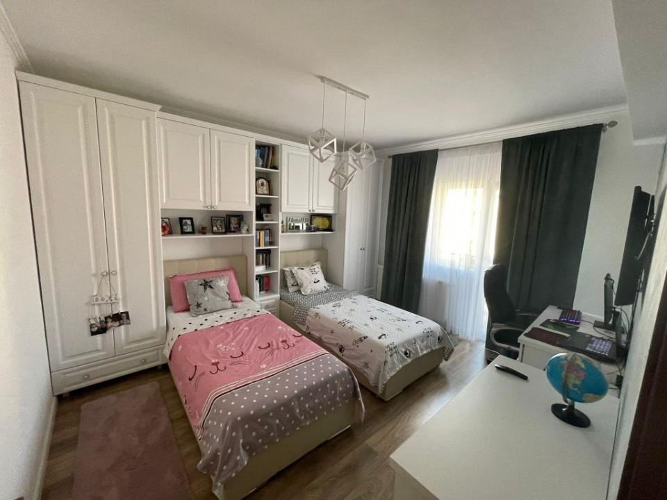  Apartament 3 camere  Coresi 