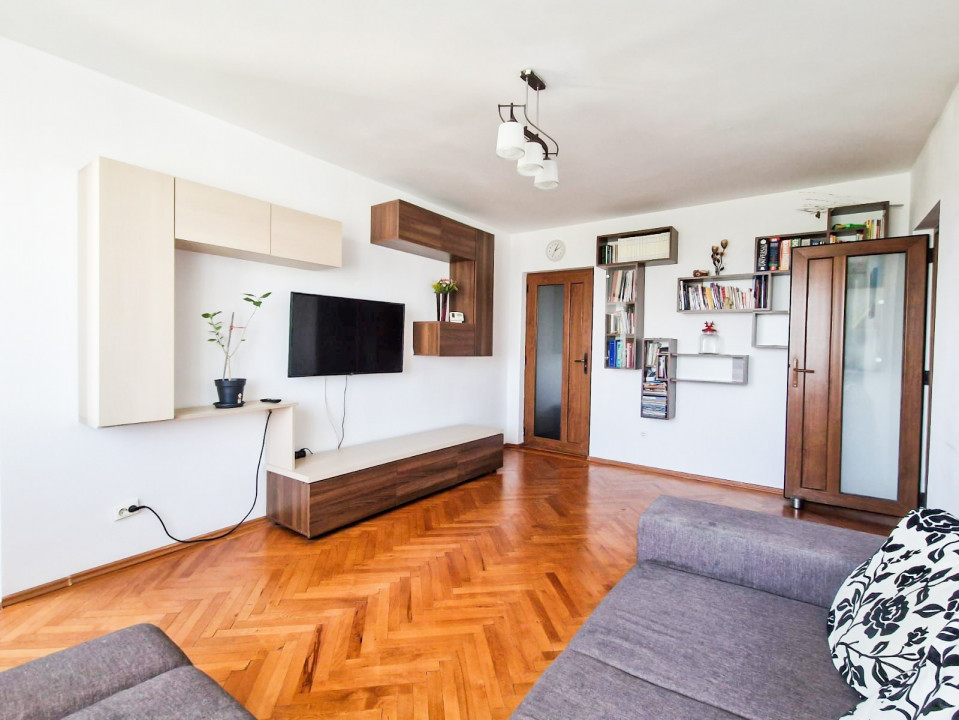 Apartament 3 camere(partial mobilat),zona Astra-Micsunica.