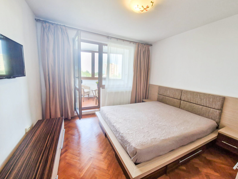 Apartament 3 camere(partial mobilat),zona Astra-Micsunica.