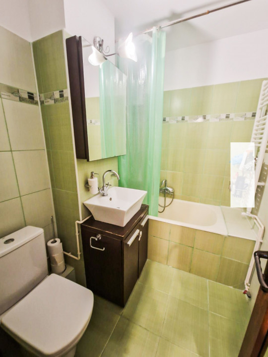 Apartament 3 camere(partial mobilat),zona Astra-Micsunica.