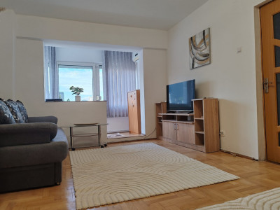 Apartament decomandat de închiriat – Toamnei