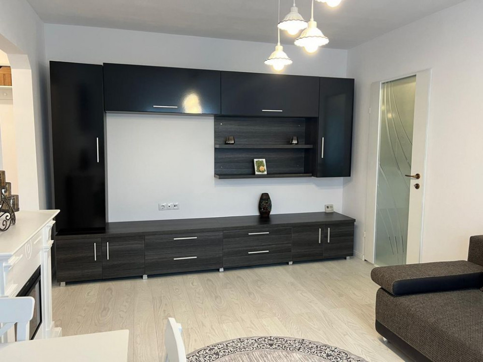 Apartament 3 camere, zona Florilor 