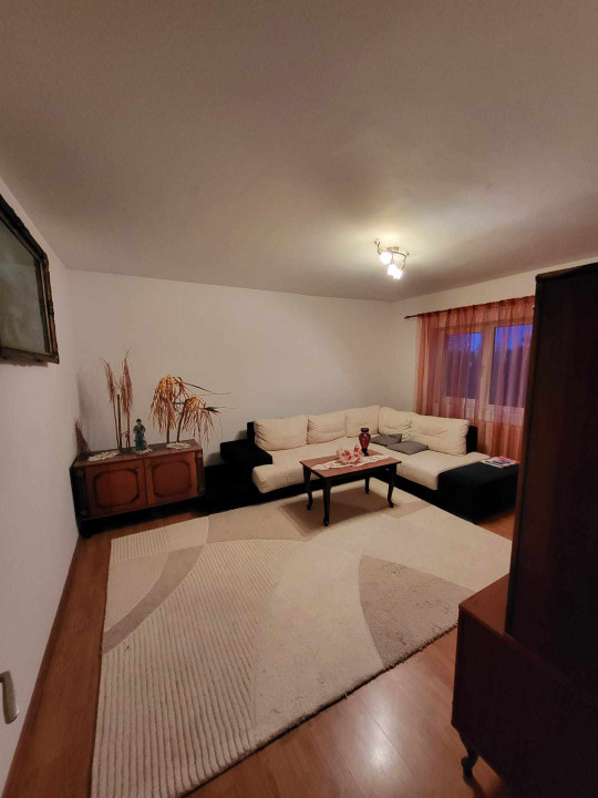 Vânzare apartament 3 camere, Bod – spațios și decomandat!