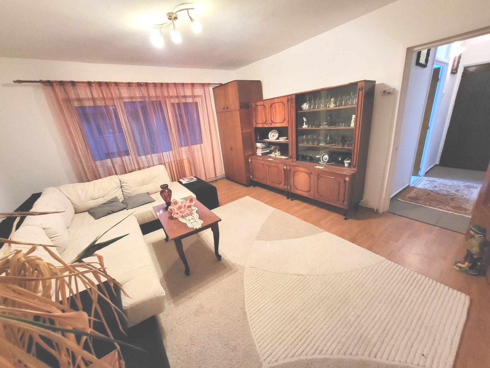 Vânzare apartament 3 camere, Bod – spațios și decomandat!