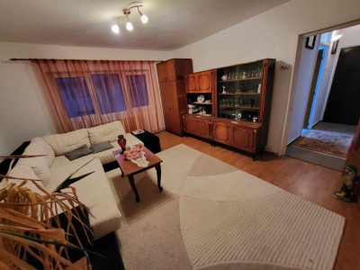 Vânzare apartament 3 camere, Bod – spațios și decomandat!