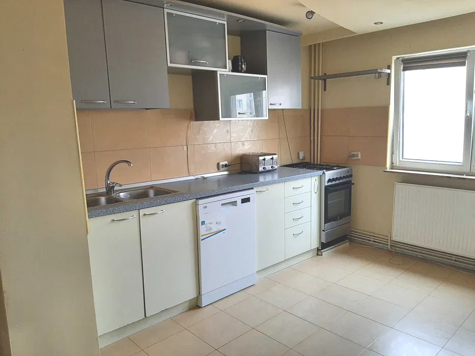 Apartament structura mare decomandat Zona ITC !