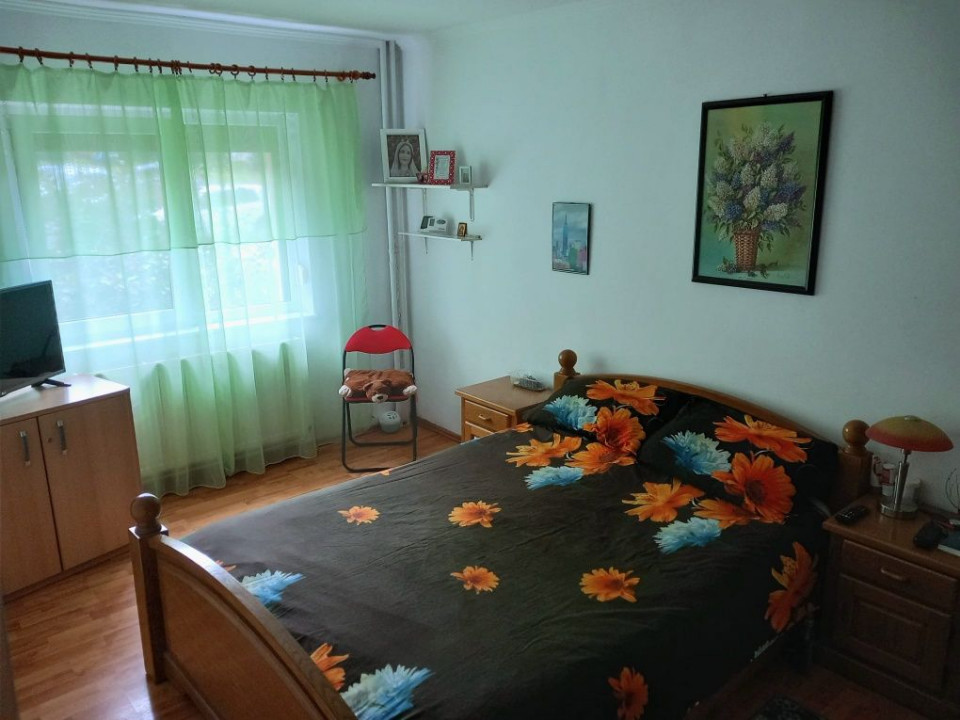 Apartament 2 camere de vânzare, decomandat, mobilat și utilat - Răcădău .