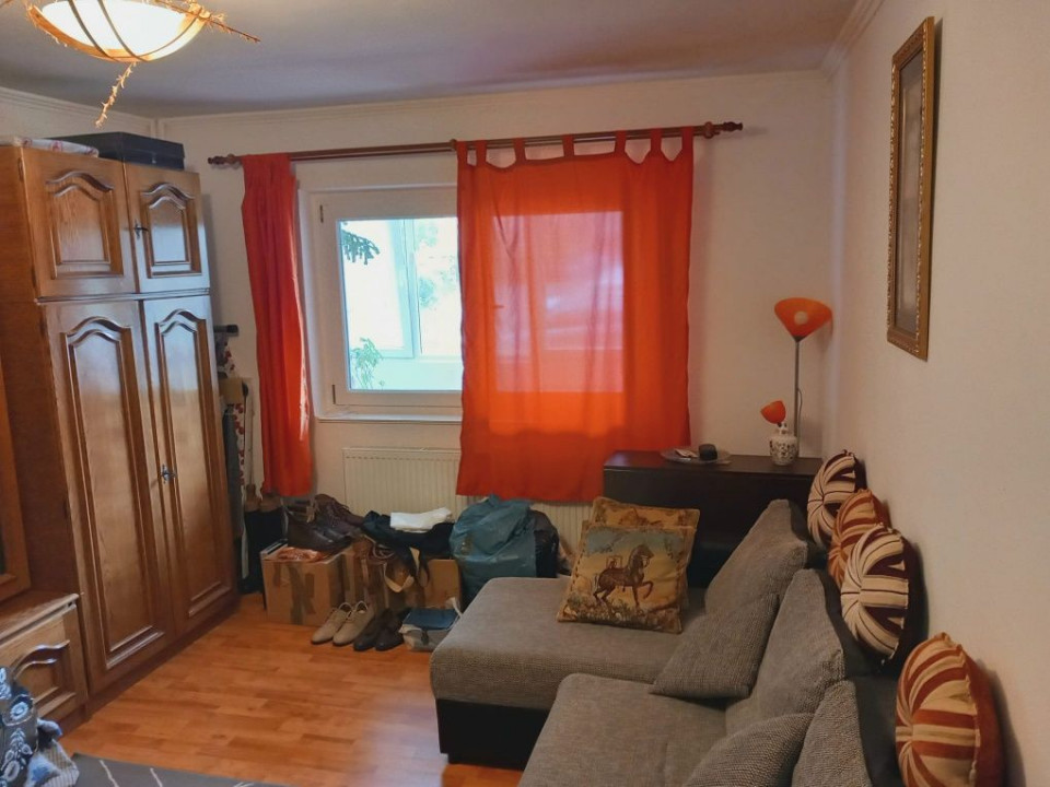 Apartament 2 camere de vânzare, decomandat, mobilat și utilat - Răcădău .