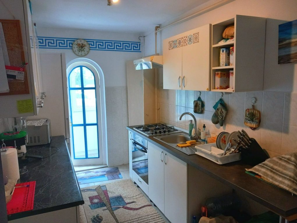 Apartament 2 camere de vânzare, decomandat, mobilat și utilat - Răcădău .