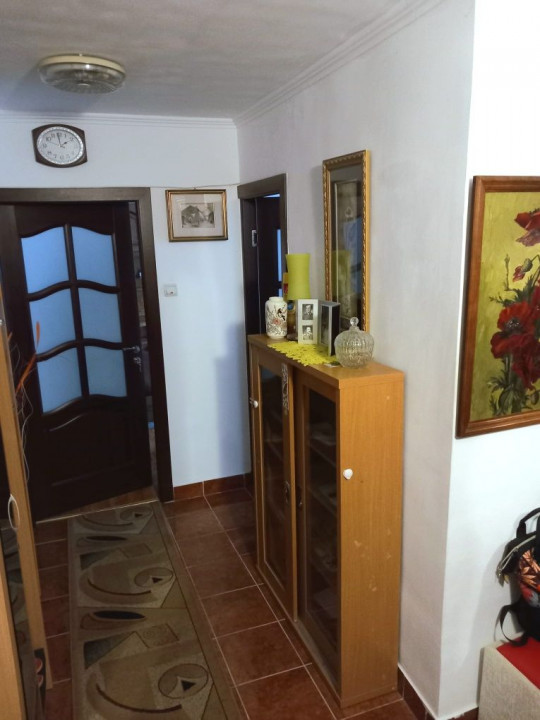 Apartament 2 camere de vânzare, decomandat, mobilat și utilat - Răcădău .