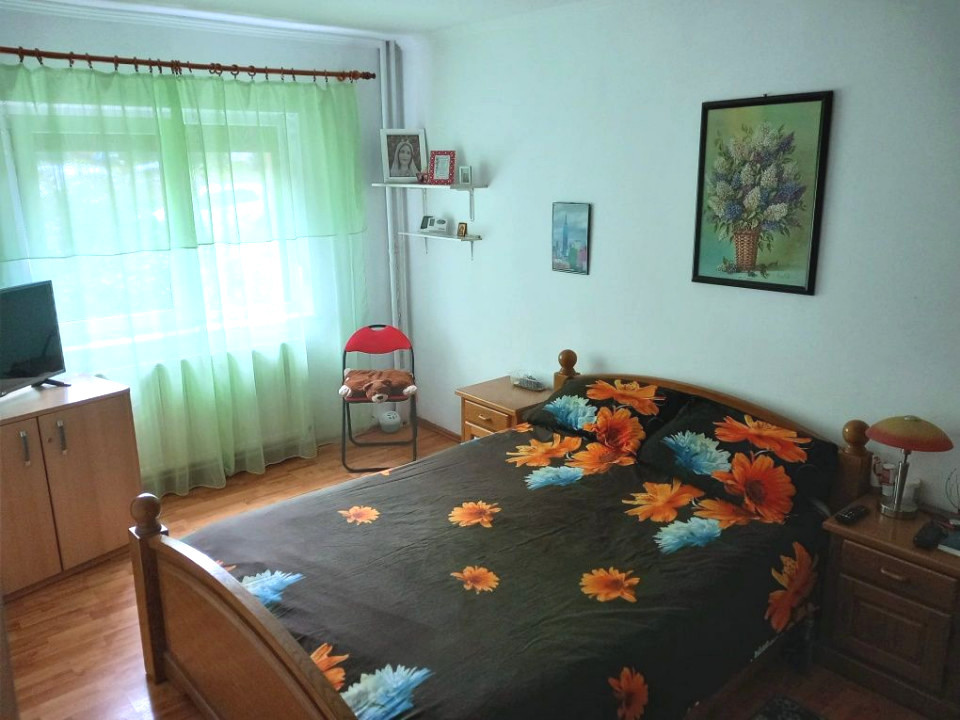 Apartament 2 camere de vânzare, decomandat, mobilat și utilat - Răcădău .