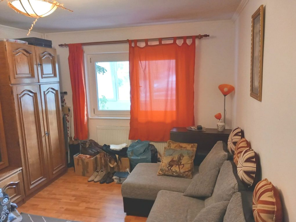 Apartament 2 camere de vânzare, decomandat, mobilat și utilat - Răcădău .