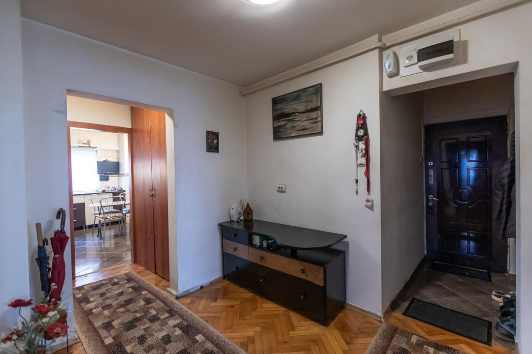 Apartament 4 camere Zona Centrul Civic 