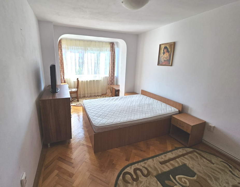 Apartament 3 Zona Centrul Civic  liber la inchiriere !