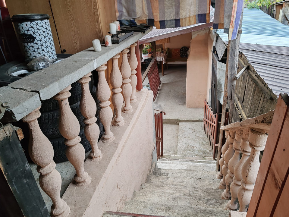 Casă  2 camere situată în Araci