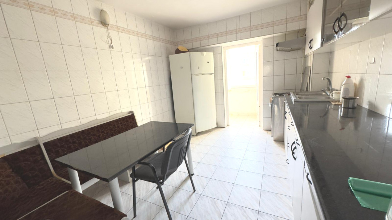 APARTAMENT 3 CAMERE ZONA JUDETEAN