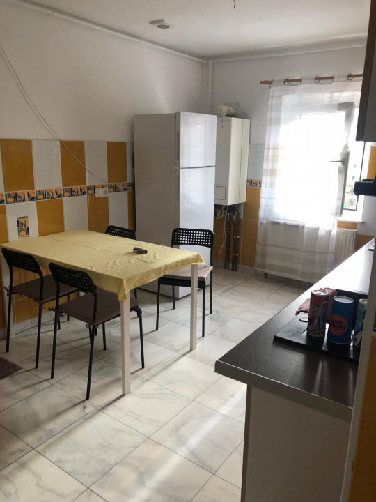 Apartament 4 camere Zona Centrul Civic 