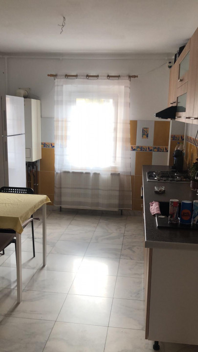 Apartament 4 camere Zona Centrul Civic 