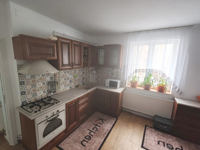 Apartament in bloc tip vila  mobilat Zona Triaj !