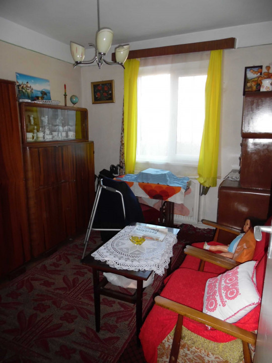 Apartament 2 camere semidecomandat