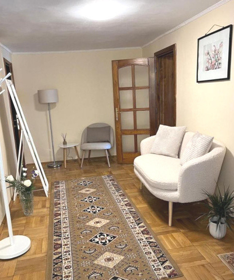 Casă spațioasă și elegantă, 