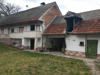 Casă 4 camere Tărlungeni