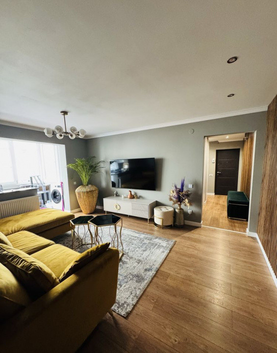 Apartament 4 camere complet renovat, mobilat și utilat 