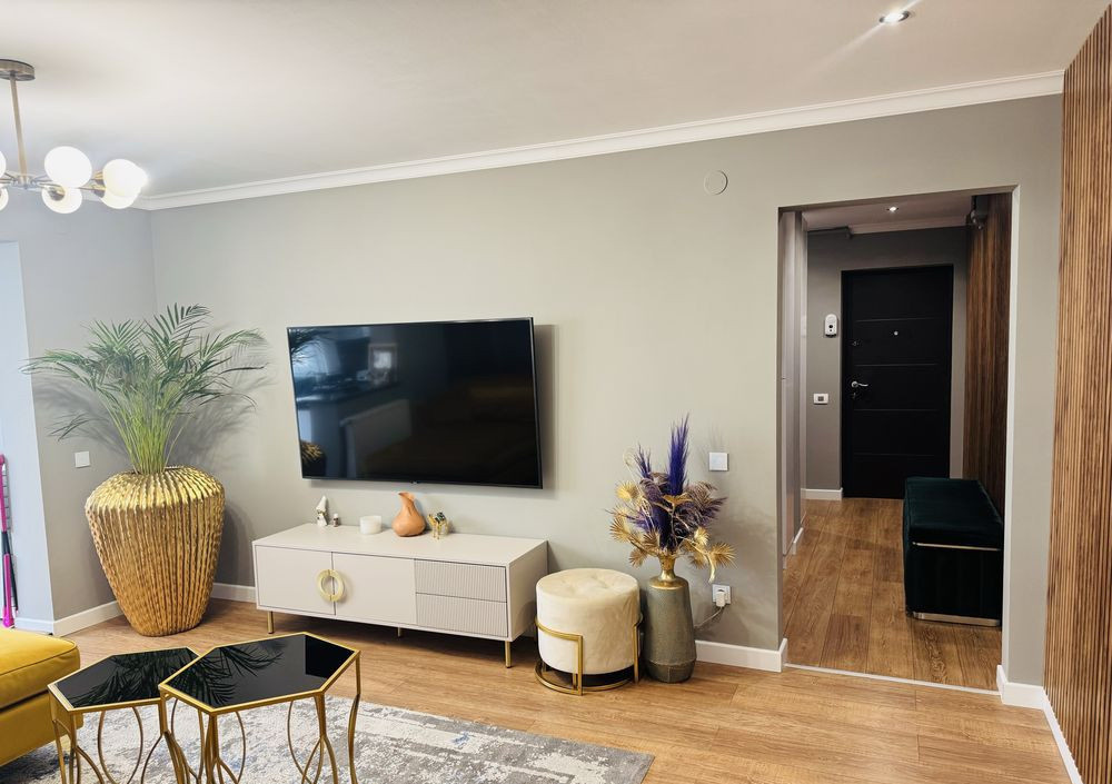 Apartament 4 camere complet renovat, mobilat și utilat 