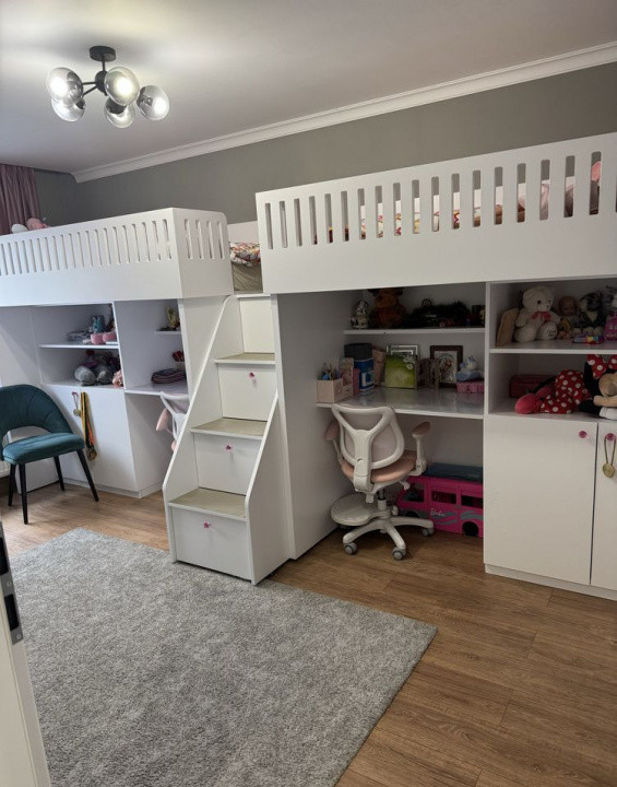 Apartament 4 camere complet renovat, mobilat și utilat 