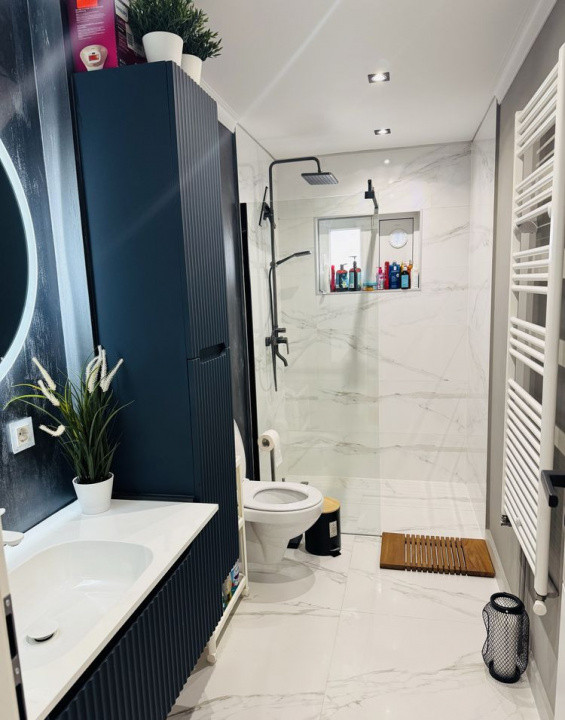 Apartament 4 camere complet renovat, mobilat și utilat 