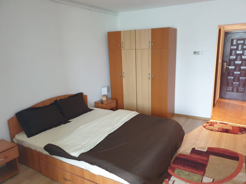 Garsonieră de închiriat – mobilată și utilată 