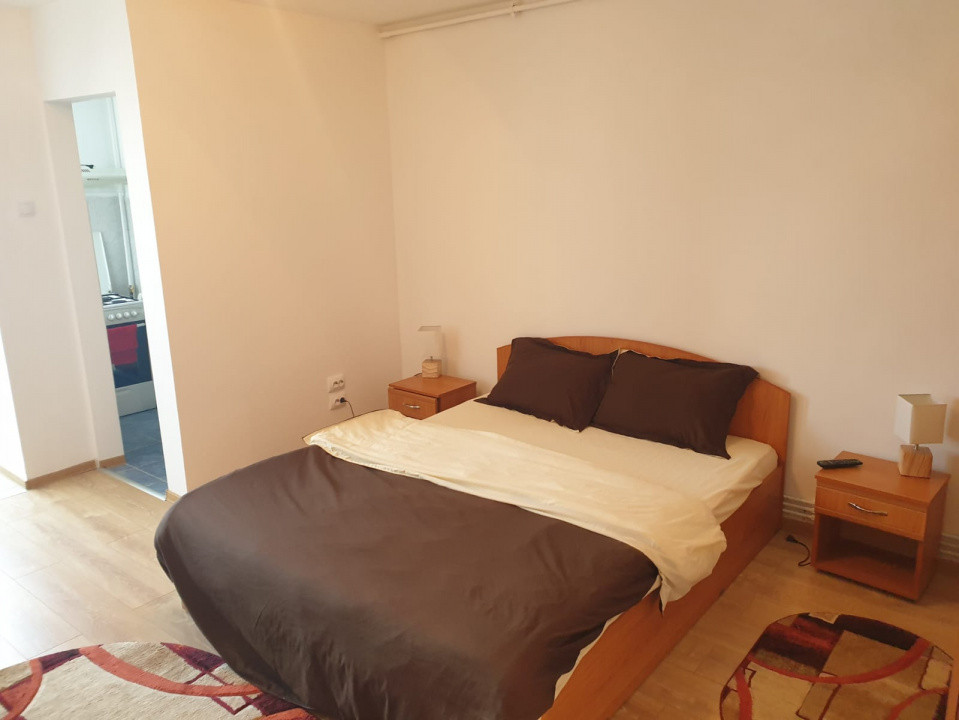 Garsonieră de închiriat – mobilată și utilată 