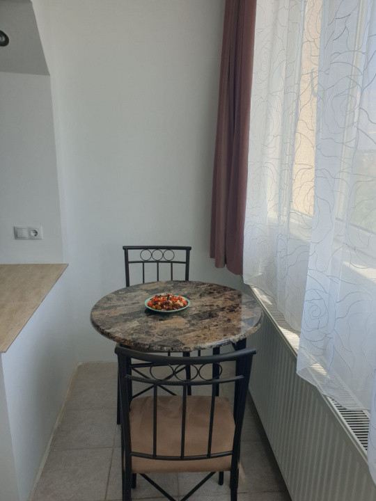 Garsonieră de închiriat – mobilată și utilată 