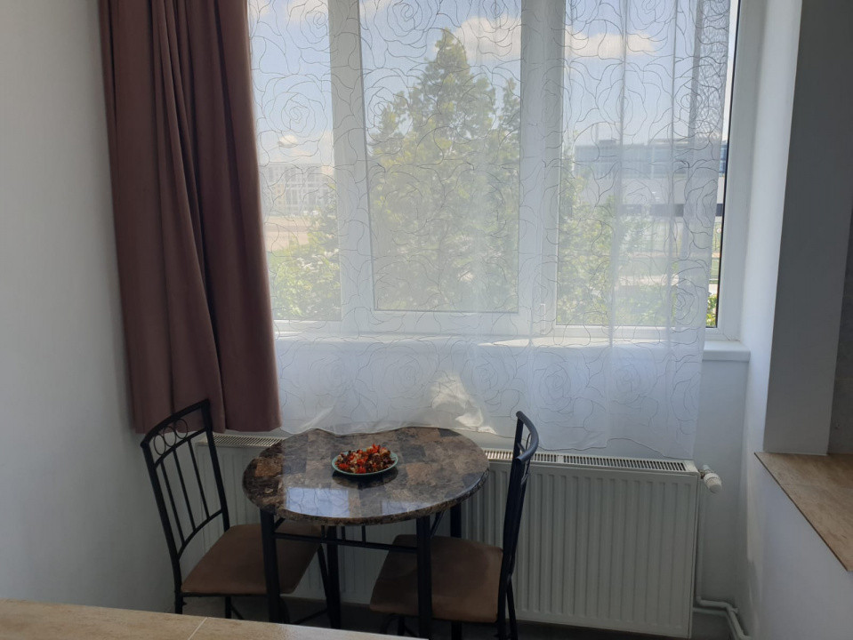 Garsonieră de închiriat – mobilată și utilată 