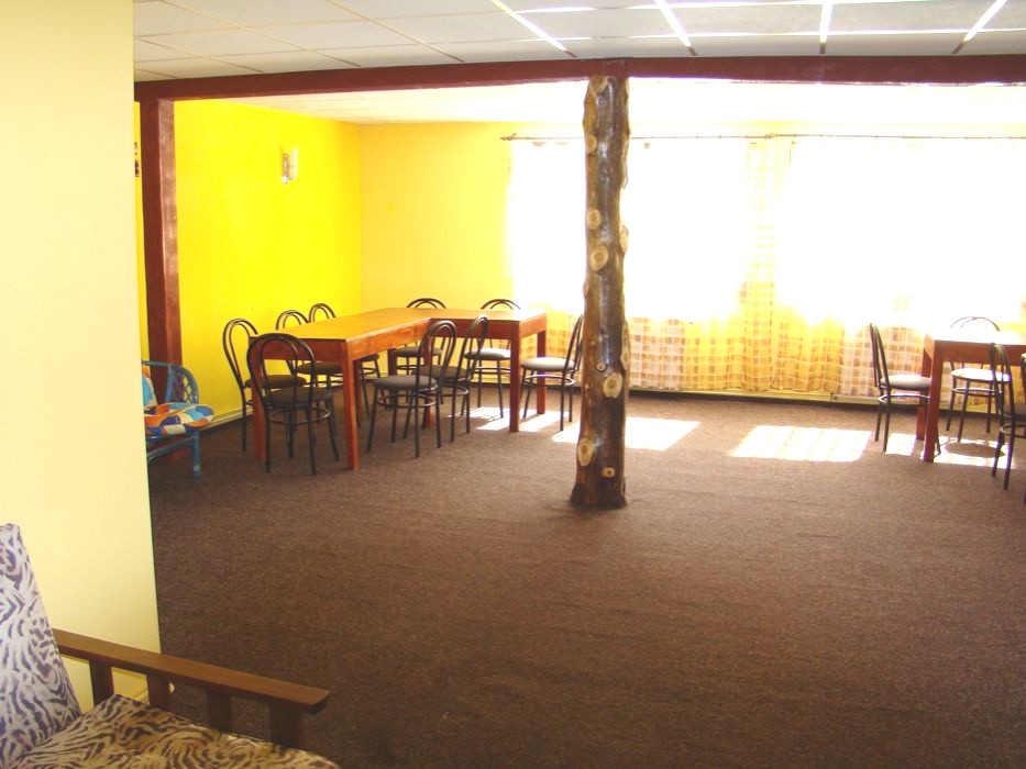 Pensiune de vânzare – 13 camere, complet mobilată și utilată – Valea Râșnoavei, 