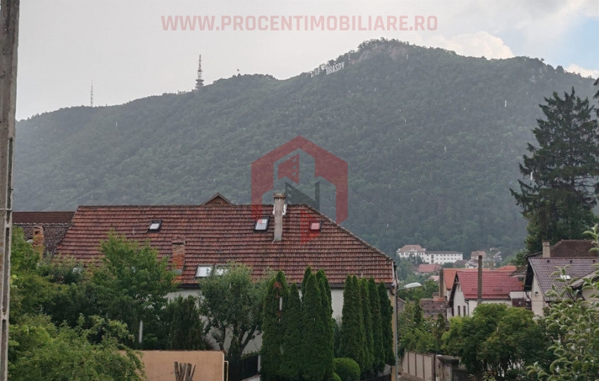 EXCLUSIVITATE! Casă de vânzare, 2 camere - situată în Centrul Istoric !