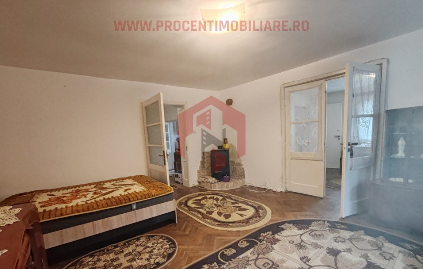 EXCLUSIVITATE! Casă de vânzare, 2 camere - situată în Centrul Istoric !