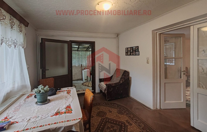 EXCLUSIVITATE! Casă de vânzare, 2 camere - situată în Centrul Istoric !