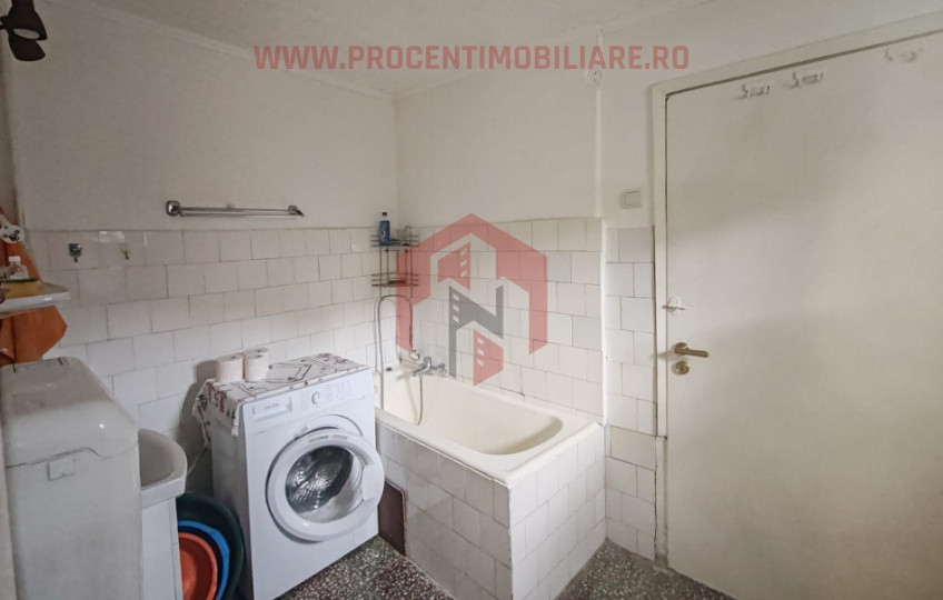 EXCLUSIVITATE! Casă de vânzare, 2 camere - situată în Centrul Istoric !