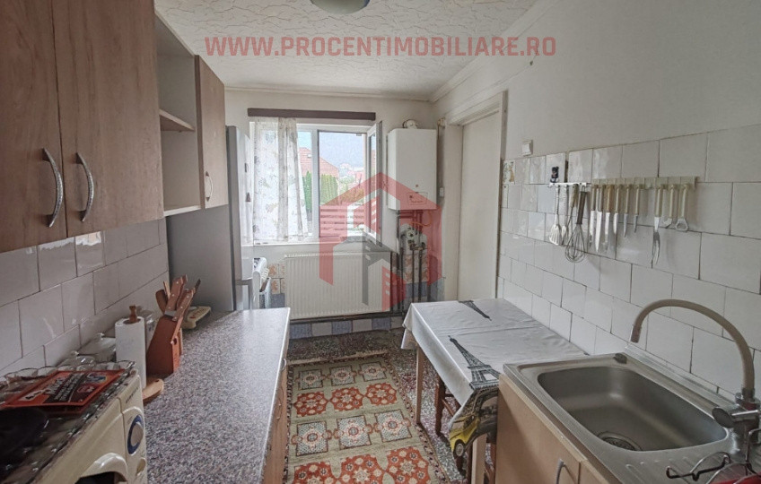 EXCLUSIVITATE! Casă de vânzare, 2 camere - situată în Centrul Istoric !