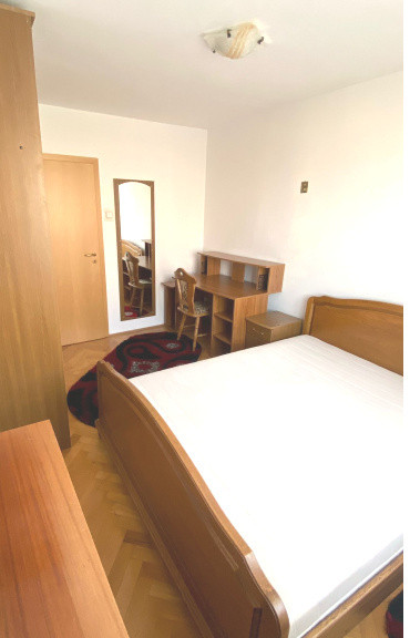 Apartament 3 camere Centru Civic  liber la inchiriere !